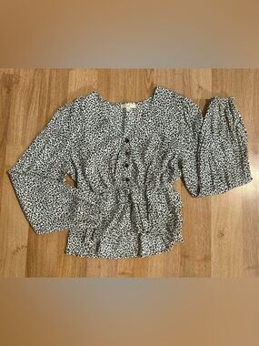 NWOT EASEL LOS ANGELES Black & White Leopard Print Ruffled Waist Blouse Sz S